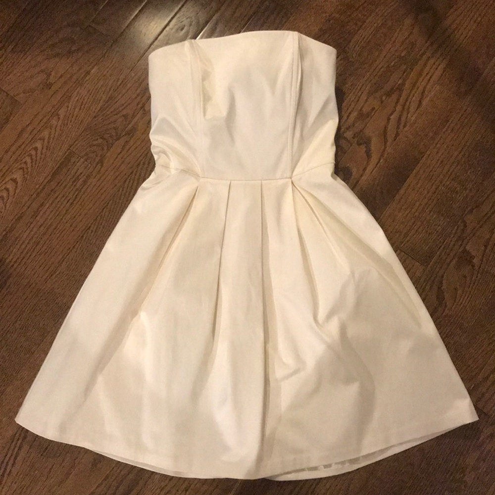 Gorgeous off white strapless dress